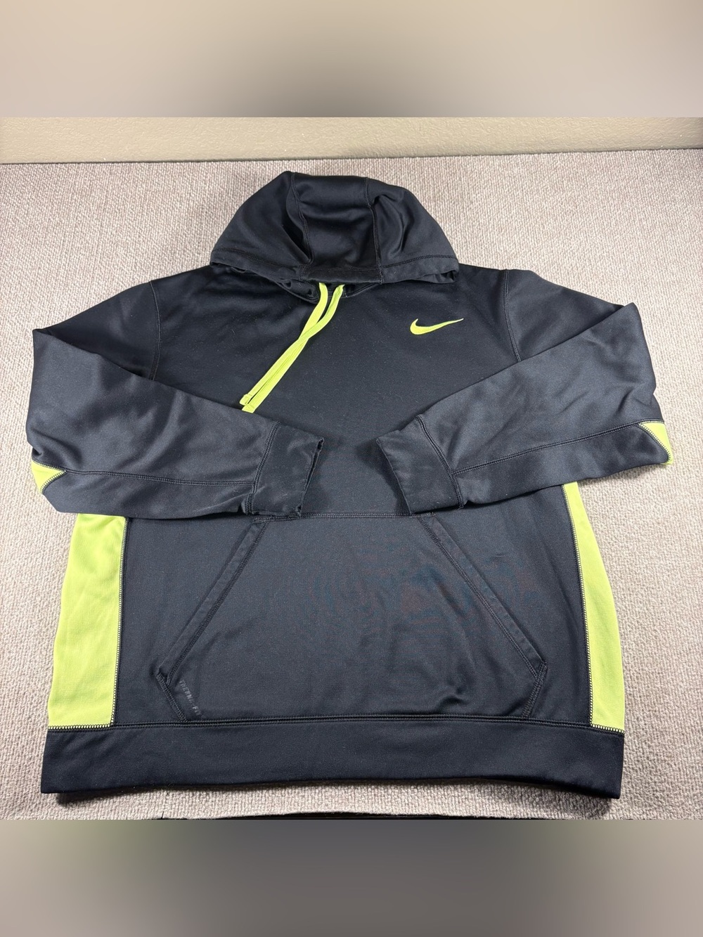 Nike Men’s XL Black Performance Therma-fit Hoodie with Neon Yellow Accents